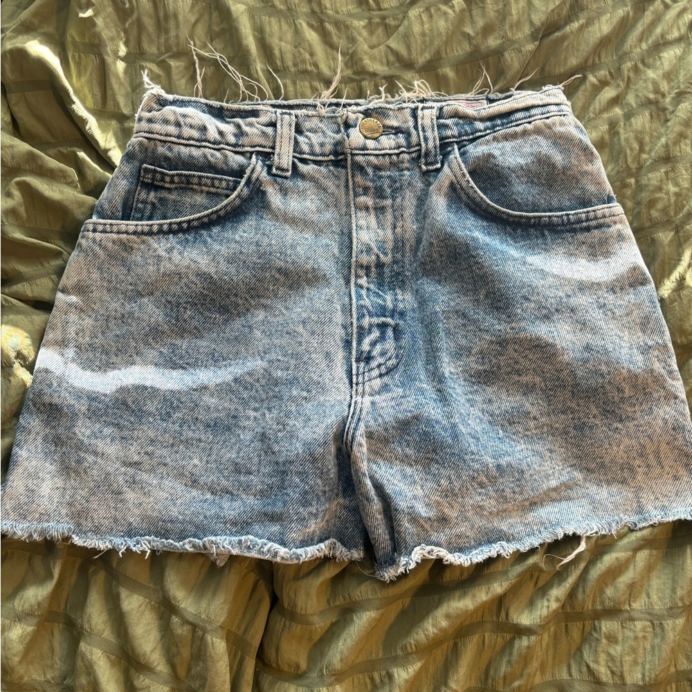 Weathered Blues, Vintage 80’s Acid Wash Shorts!